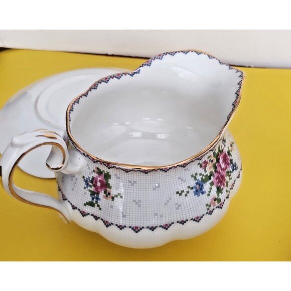 Royal Albert Petit Point Large Gravy Boat with Underplate 1970's - Picture 11 of 13